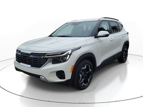 Used 2025 Kia Seltos S FWD image 3