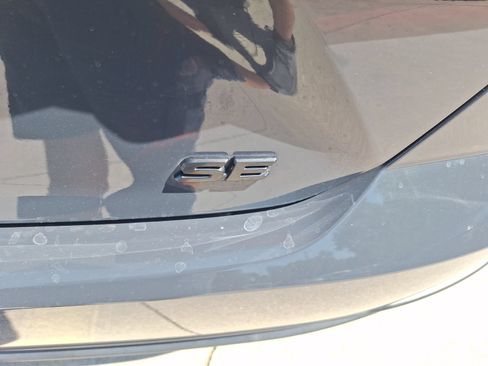 Used 2025 Toyota Camry SE FWD image 12
