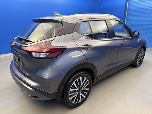 Used 2022 Nissan Kicks SV FWD image 7