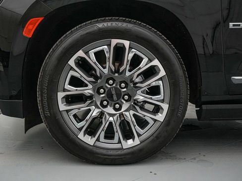 Used 2024 GMC Yukon Denali Ultimate image 10