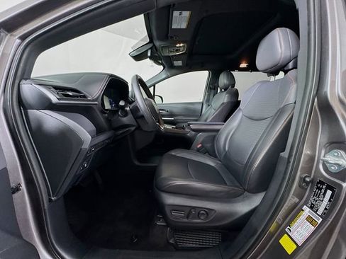 Used 2021 Toyota Sienna XSE image 34
