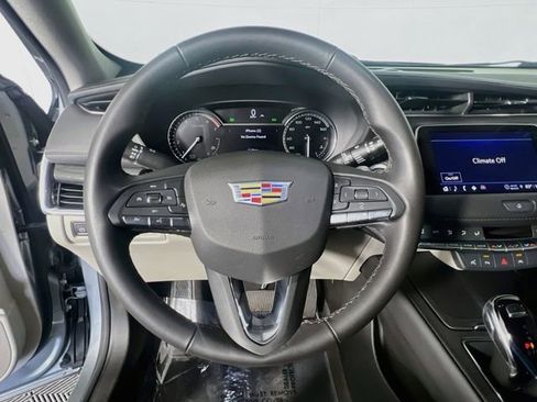 Used 2023 Cadillac XT4 Premium Luxury w/ Enhanced Visibility Package FWD image 16