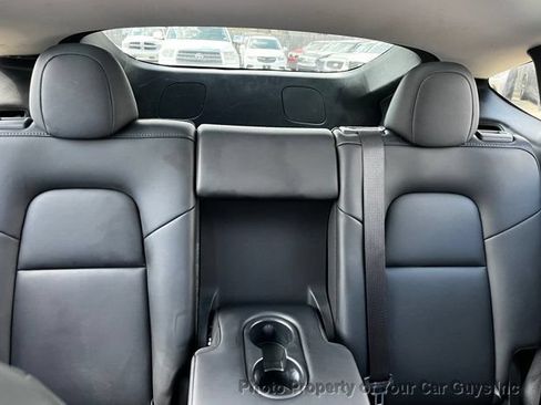 Used 2025 Tesla Model Y Long Range RWD image 17