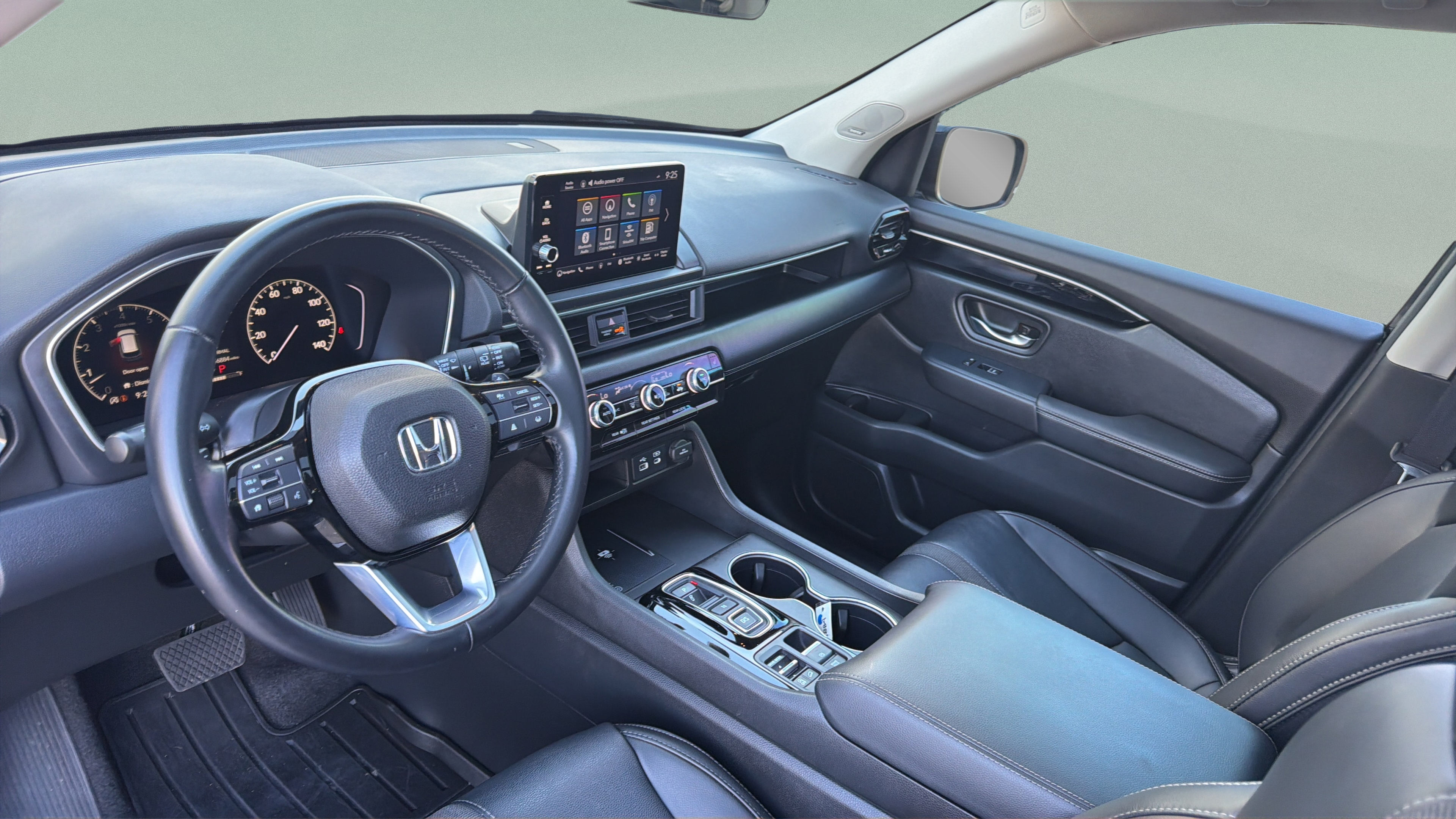 Used 2025 Honda Pilot Touring image 11