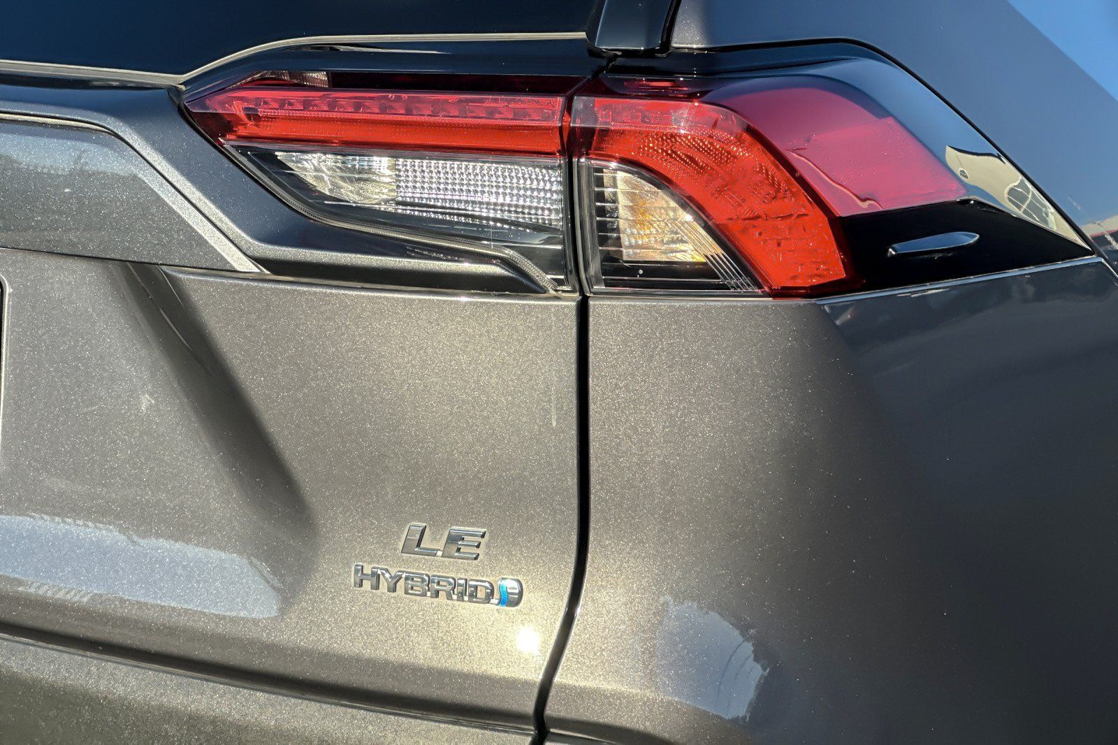 Used 2024 Toyota RAV4 LE AWD/4WD image 25