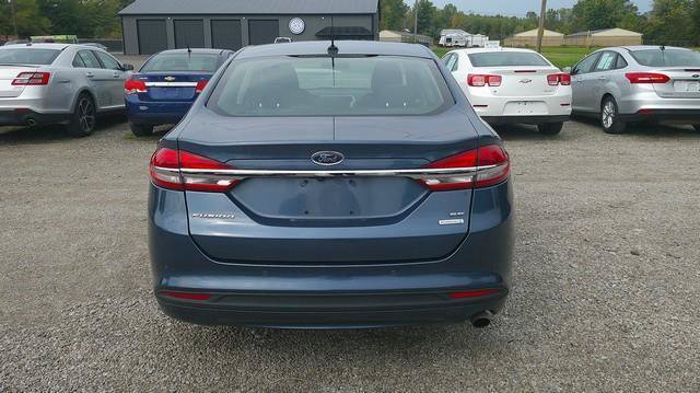 Used 2018 Ford Fusion SE w/ Fusion SE Technology Package FWD image 4