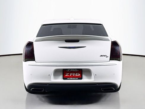 Used 2018 Chrysler 300 C w/ Safetytec Plus Group image 4