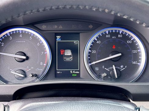 Used 2019 Toyota Highlander XLE image 10