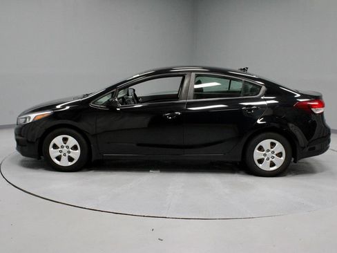 Used 2017 Kia Forte LX FWD image 7