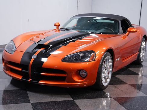Used 2010 Dodge Viper SRT-10 image 16