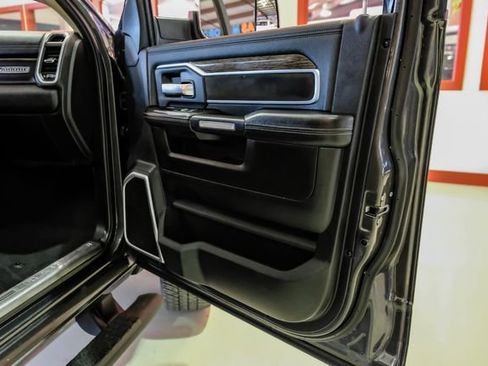 Used 2019 RAM 3500 Laramie image 43