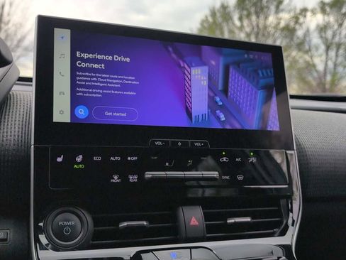 Used 2024 Subaru Solterra Limited image 27