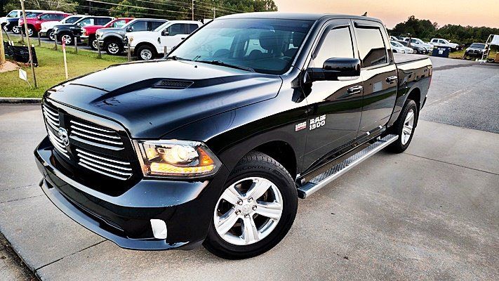 Used 2015 RAM 1500 Sport w/ Convenience Group AWD/4WD image 3