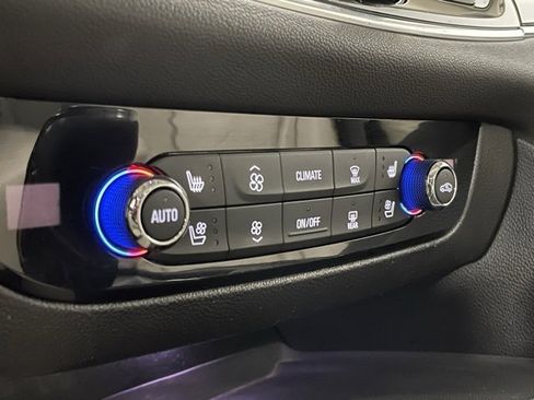 Used 2018 Buick Enclave Premium w/ Experience Buick Package image 20