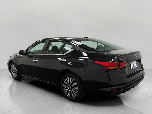 Certified 2025 Nissan Altima 2.5 SV FWD image 6