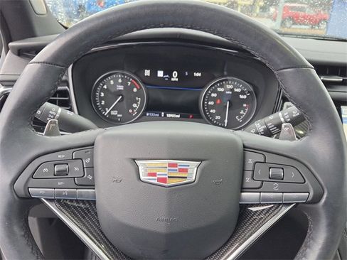Used 2025 Cadillac XT6 Sport w/ Technology Package image 24