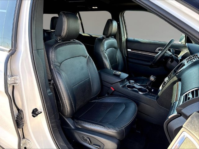 Used 2018 Ford Explorer Limited w/ Equipment Group 301A AWD/4WD image 32