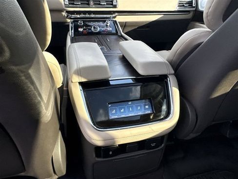 Used 2024 Lincoln Navigator L Reserve image 22