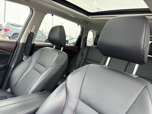 Used 2023 Nissan Rogue SV w/ SV Premium Package image 27