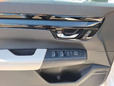 Used 2023 Honda CR-V EX-L image 12