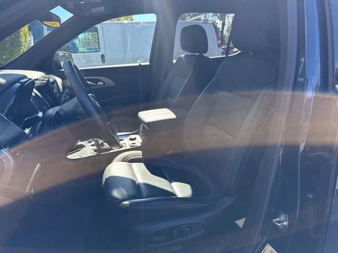 Certified 2023 Chevrolet Traverse LT image 9