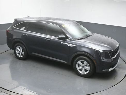 Used 2026 Kia Sorento LX FWD image 41