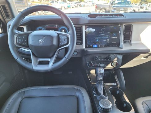 New 2025 Ford Bronco Outer Banks w/ Sasquatch Package image 8