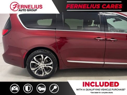 Used 2021 Chrysler Pacifica Pinnacle AWD/4WD image 2