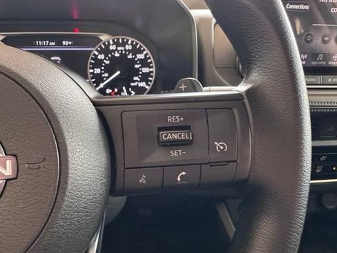 Used 2024 Nissan Rogue S AWD/4WD image 16