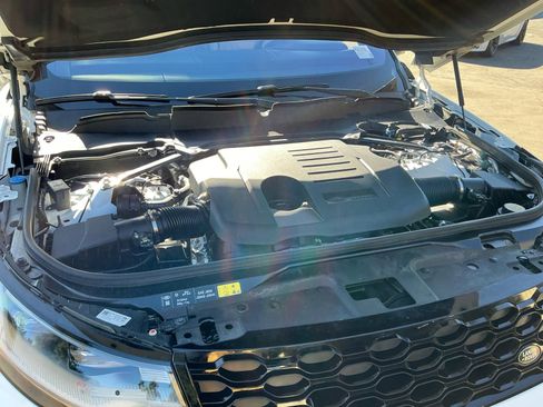 Used 2023 Land Rover Discovery HSE R-Dynamic AWD/4WD image 22