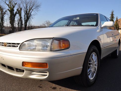 Used 1996 Toyota Camry LE FWD image 4