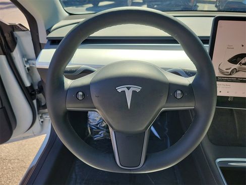 Used 2023 Tesla Model 3 Standard Range image 28