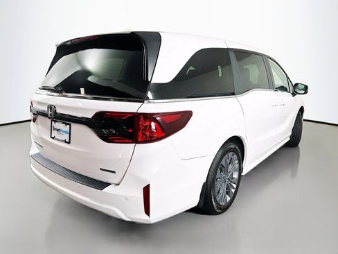 New 2026 Honda Odyssey Touring image 7