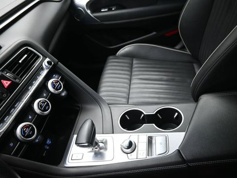 Used 2020 Genesis G70 2.0T w/ Elite Package image 23