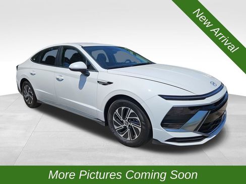 Used 2026 Hyundai Sonata Blue FWD image 1