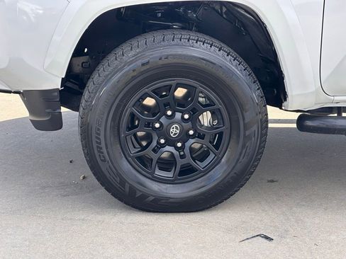 Used 2021 Toyota Tacoma SR5 image 11