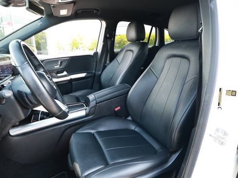 Used 2025 Mercedes-Benz GLA 250 image 23