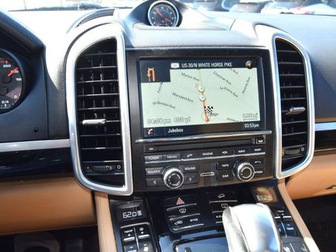 Used 2016 Porsche Cayenne AWD/4WD image 24