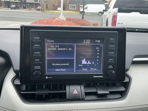 Used 2022 Toyota RAV4 XLE image 24