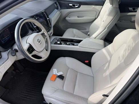 Used 2023 Volvo XC60 B5 Plus w/ Climate Package image 8