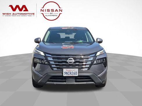 Certified 2024 Nissan Rogue SV FWD image 2
