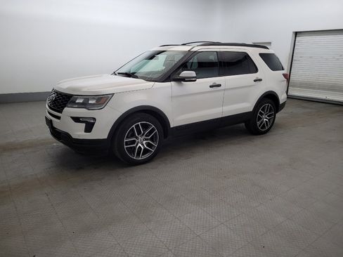 Used 2018 Ford Explorer Sport w/ Equipment Group 401A image 2