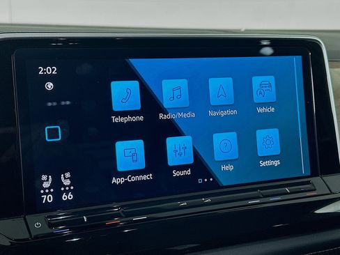 Used 2025 Volkswagen Atlas SE image 21