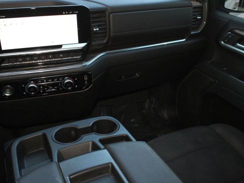 Used 2024 GMC Sierra 1500 Elevation image 27