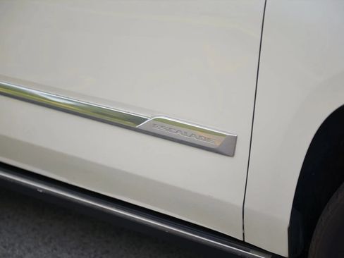 Used 2015 Cadillac Escalade Premium AWD/4WD image 30