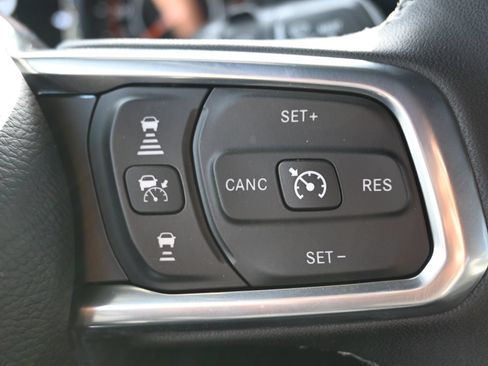New 2025 Jeep Wrangler Unlimited Sahara AWD/4WD image 13