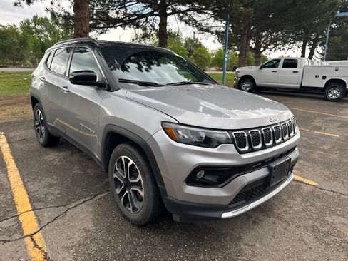 Used 2023 Jeep Compass Limited AWD/4WD image 3