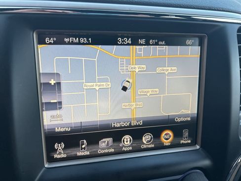 Used 2017 Jeep Grand Cherokee Limited image 39