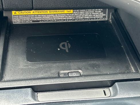 Used 2020 Toyota Camry XLE image 28