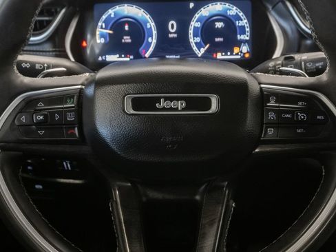 Used 2023 Jeep Grand Cherokee Limited AWD/4WD image 15